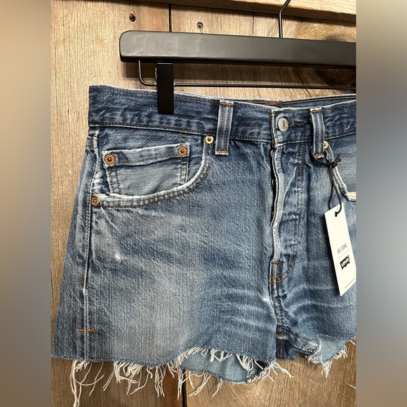 Levi’s RE/DONE High Waisted Button Fly Jean Shorts in Blue Wash Size 27 - Picture 3 of 17